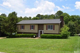 1757 Castlewood Ct, Hickory, NC 28602
