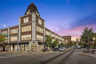 400 E Locust St Unit 203, Des Moines, IA 50309