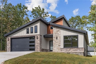 11 Crieff Cir, Bella Vista, AR 72715