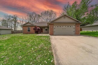 5104 Melissa Dr, Columbia, MO 65202