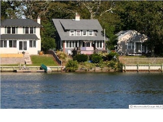 19 Wanamassa Point Rd, Ocean, NJ 07712