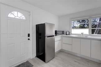 5836 Hope St, Hollywood, FL 33021