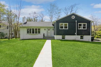 46 Silver Birch Dr, New Rochelle, NY 10804