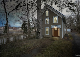 7674 E Main St, Clark Mills, NY 13323