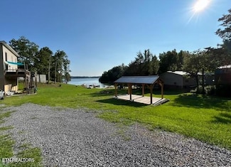 1448 Dover Ln, Dandridge, TN 37725