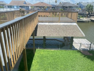 19 N White Heron Dr, La Marque, TX 77568