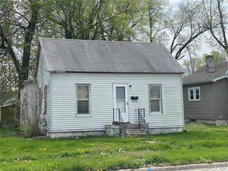 128 E Columbia St, Litchfield, IL 62056