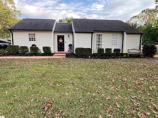 204 Laurel Tree Ln, Simpsonville, SC 29681