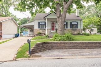 47 Young Dr, Saint Louis, MO 63135