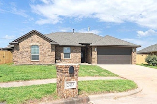 2413 SW Edinburough Dr, Lawton, OK 73505