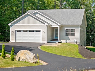 41 Highland St, Meredith, NH 03253
