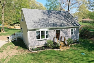 142 Plymouth Blvd, Westport, MA 02790