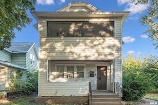 1423 Pershing Blvd, Clinton, IA 52732