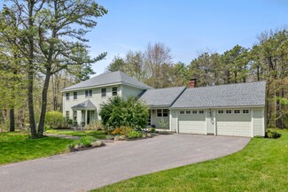 11 Sandhill Dr, Brunswick, ME 04011