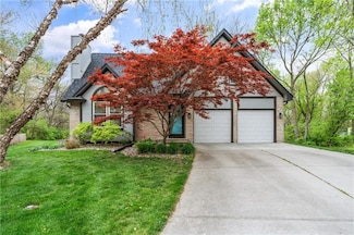 901 NW Pennington Ct, Blue Springs, MO 64015