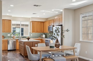 96 Orchard Cir, Hayward, CA 94544