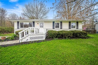 1621 Sugar Creek Dr, Roaming Shores, OH 44084