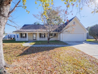 605 S Nelson St, Hahira, GA 31632