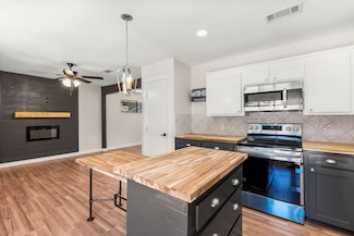 41 Harbour Row Dr, Coldspring, TX 77331
