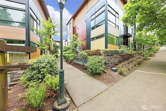 2055 NW Talus Dr Unit 3, Issaquah, WA 98027
