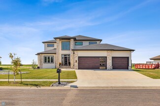 497 Tessa Dr, Moorhead, MN 56560