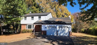 933 Powderhorn Dr, Lansdale, PA 19446