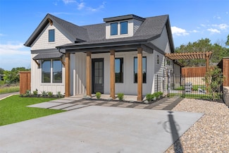 912 Tree Dr, Granbury, TX 76048