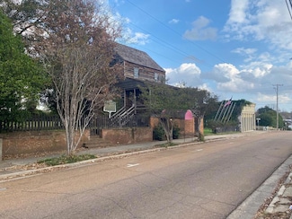 613 Jefferson St, Natchez, MS 39120