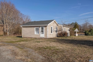 228 Old Fifteen Rd, New Canton, VA 23123