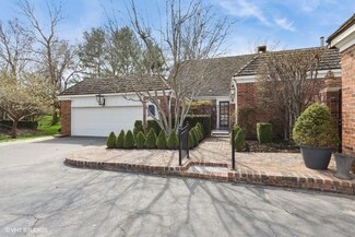 26 Compton Ct, Prairie Village, KS 66208