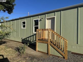 1085 W 1st Ave Unit 8, Junction City, OR 97448