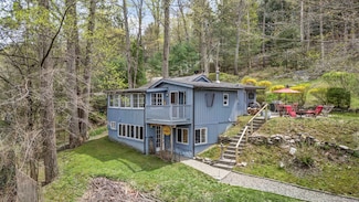 25 Brookbridge Dr, Sandy Hook, CT 06482