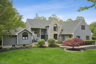 25 Hook Mountain Dr, Annandale, NJ 08801