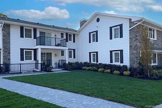 23 Weaver Dr Unit 3-1A, Massapequa, NY 11758