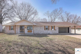 1613 S Main St, Clinton, MO 64735
