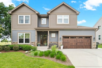 1 Hayward Ct, Lake In the Hills, IL 60156