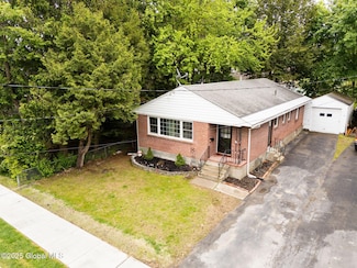 41 Webster Ave, Glens Falls, NY 12801