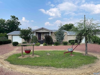 237 Longview Dr, Gadsden, AL 35901