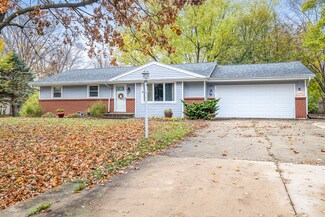 4911 Chesterfield Ave, Rockford, IL 61109