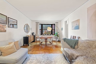 225 E 74th St Unit 3F, New York, NY 10021