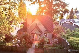 243 N Garden St, Bellingham, WA 98225