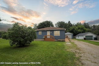 530 E Frederick Ave, Lansing, MI 48906