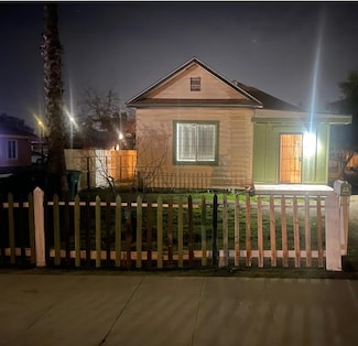 2211 Sylvia St, Selma, CA 93662