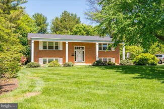 1034 Sterling Rd, Herndon, VA 20170