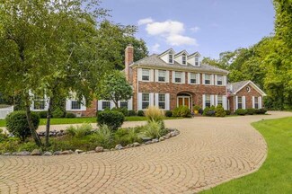 1970 Orchard Rd, Wheaton, IL 60189
