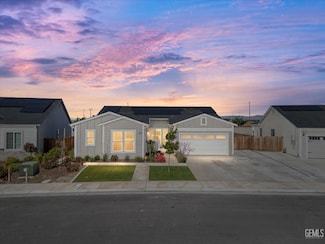 9520 Parkwood Manor Dr, Bakersfield, CA 93314