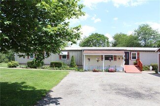 3032 Oneida Valley Rd, Hilliards, PA 16040