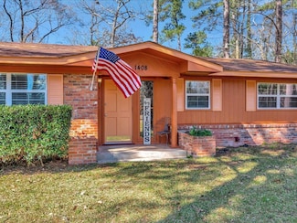 1408 S Broadmoor Dr, Lufkin, TX 75904
