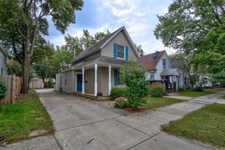38 E 18th St, Holland, MI 49423