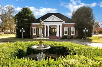 2642 College St, Courtland, AL 35618